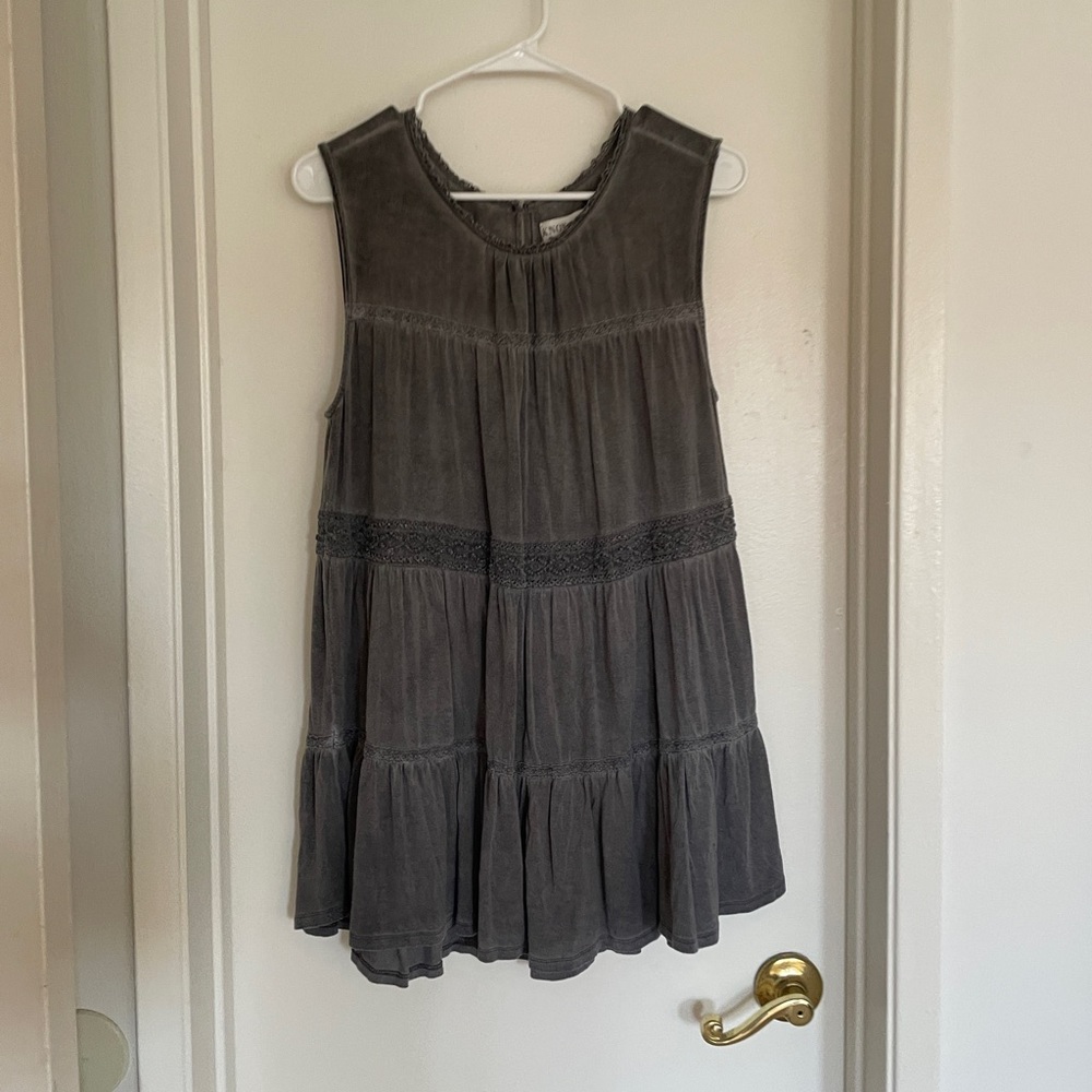 Taupe/Grey Knoc Rose Tiered Tank Top